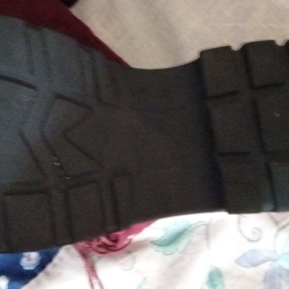 Woman's boots - Picture 3 of 4